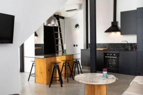 Beautiful stylish apartment next to downtown B-CrrB